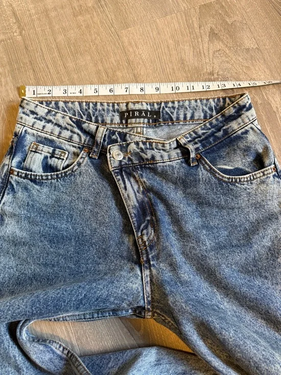 Piral Cross Button Straight Jeans – Size S - Picture 8 of 12